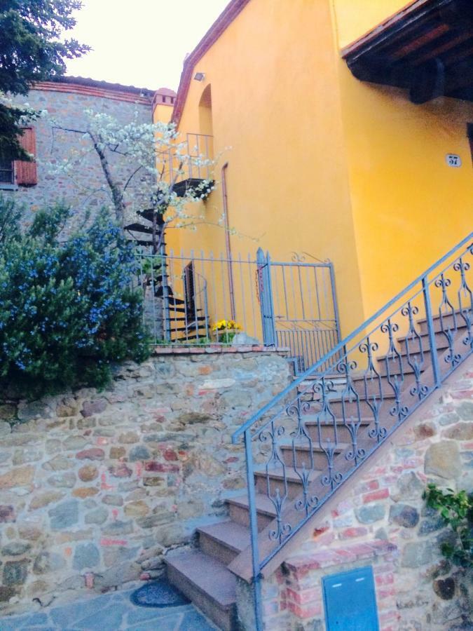 Апартаменты Mansarda Degli Ulivi Rigomagno Экстерьер фото